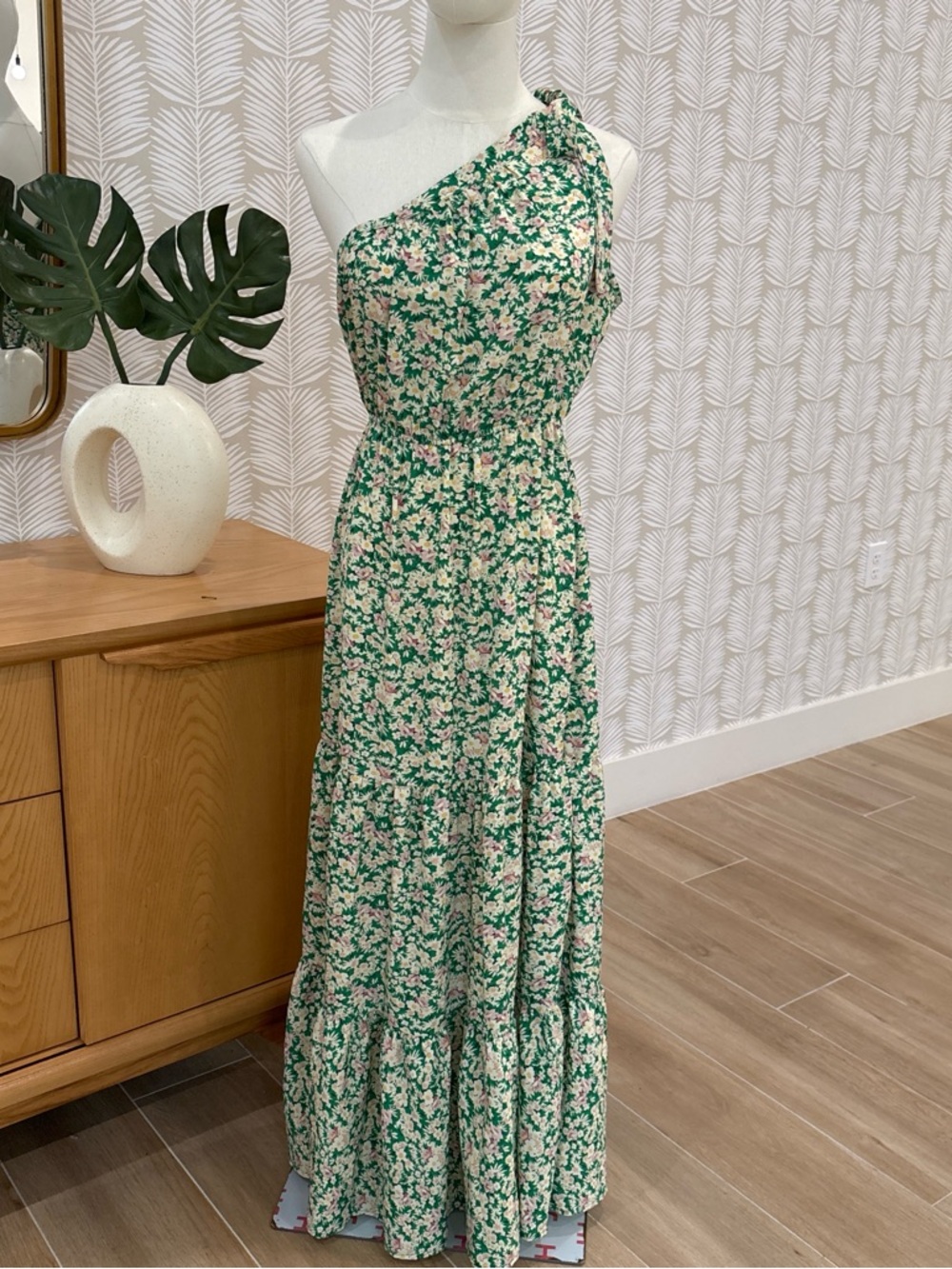 Floral One-Shoulder Green Maxi Dress - Picture 2 of 8